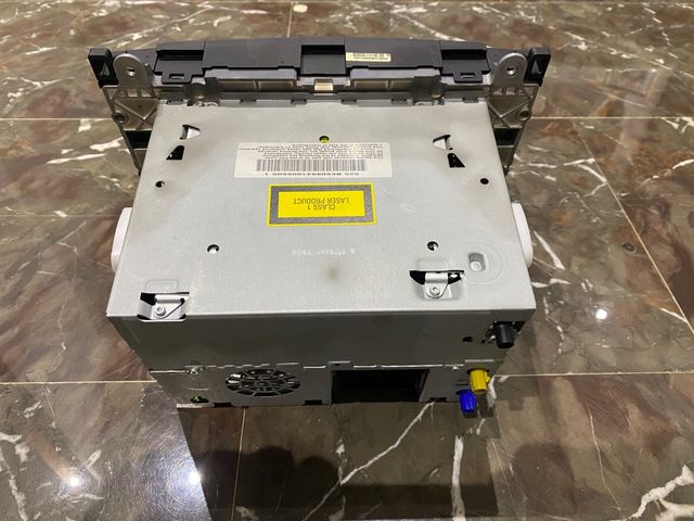 Schermo a colori Comand Becker Mercedes.