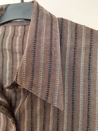 Blusa marrón de talla 48.