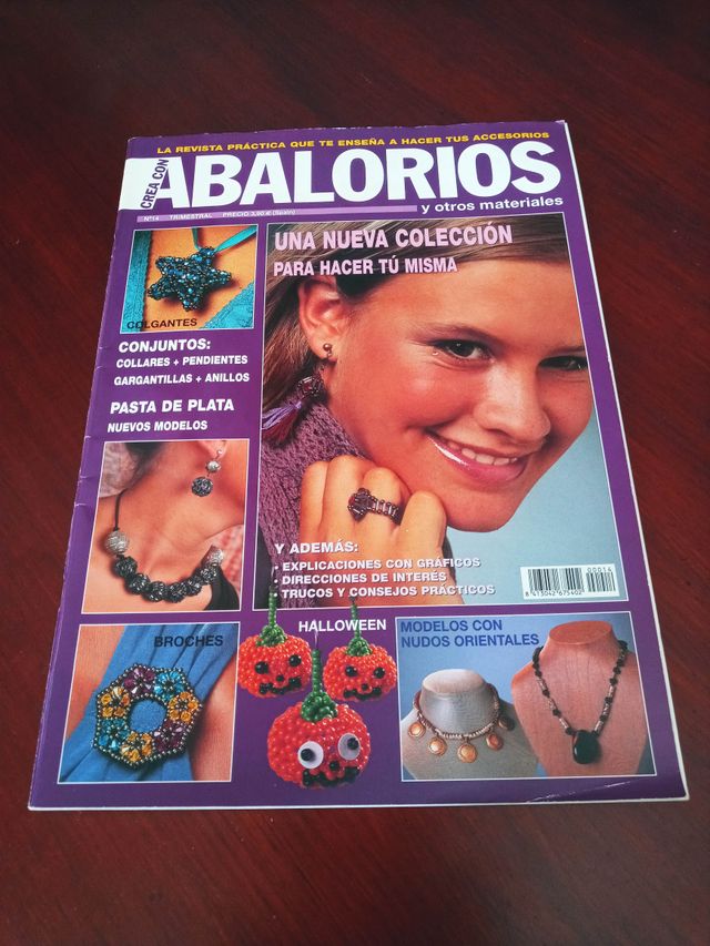 Set de tres publicaciones para crear bisutería.