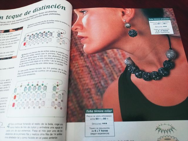 Set de tres publicaciones para crear bisutería.