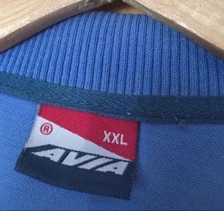 Polo azul, Avia