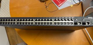 Swtich rack DELL 48 puertos 10/100 1U.