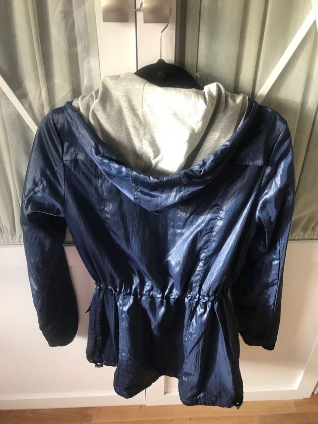 Preciosa gabardina Stradivarius