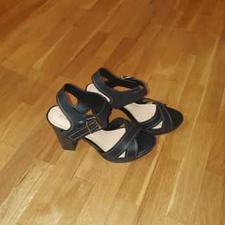 Sandalia  Nuevas sin estrenar n•38
