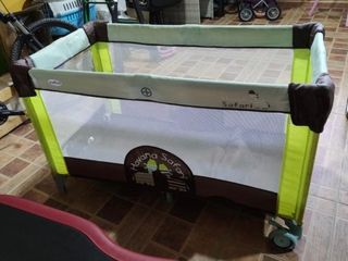 Cuna de viaje plegable.