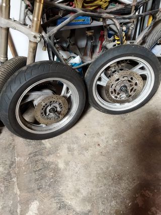 llantas Yamaha tdm850