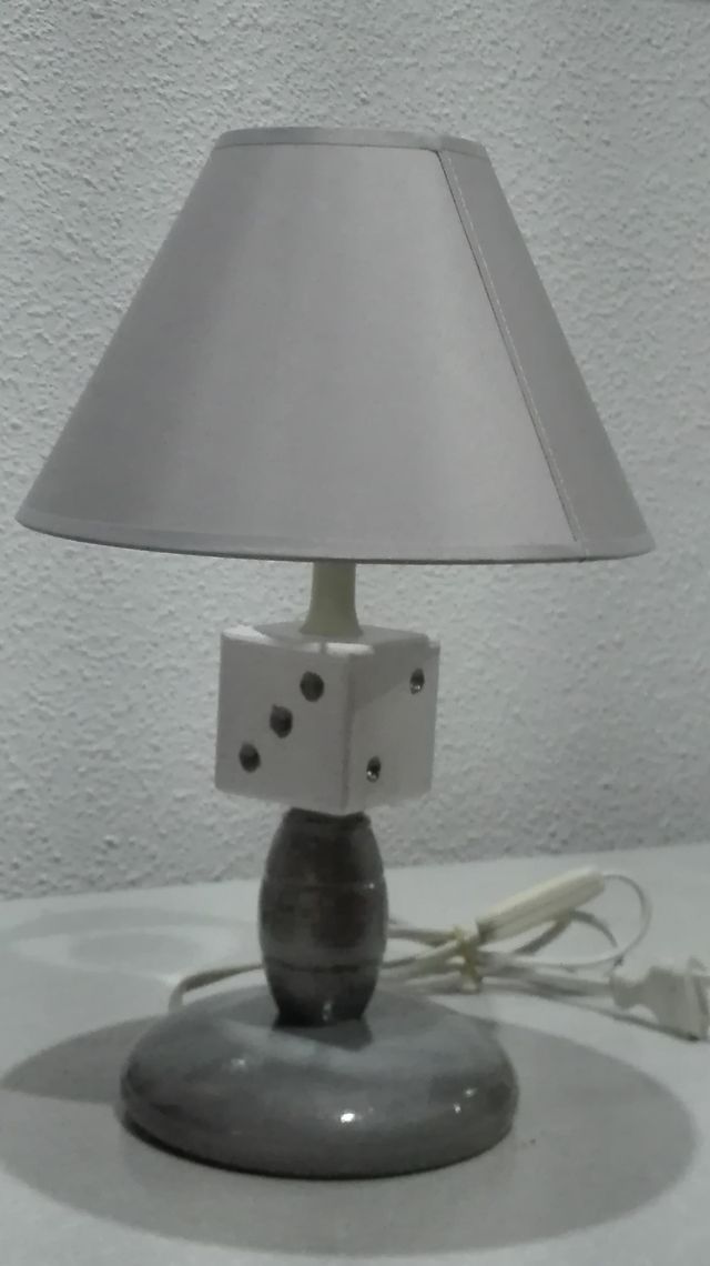 lampara de mesita infantil  gris