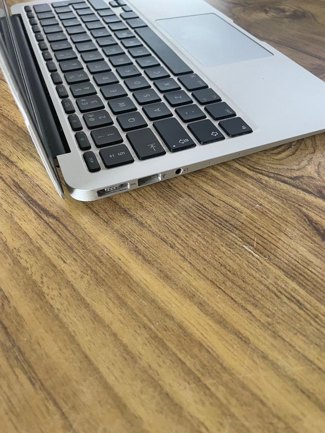 Apple Macbook Air 13"