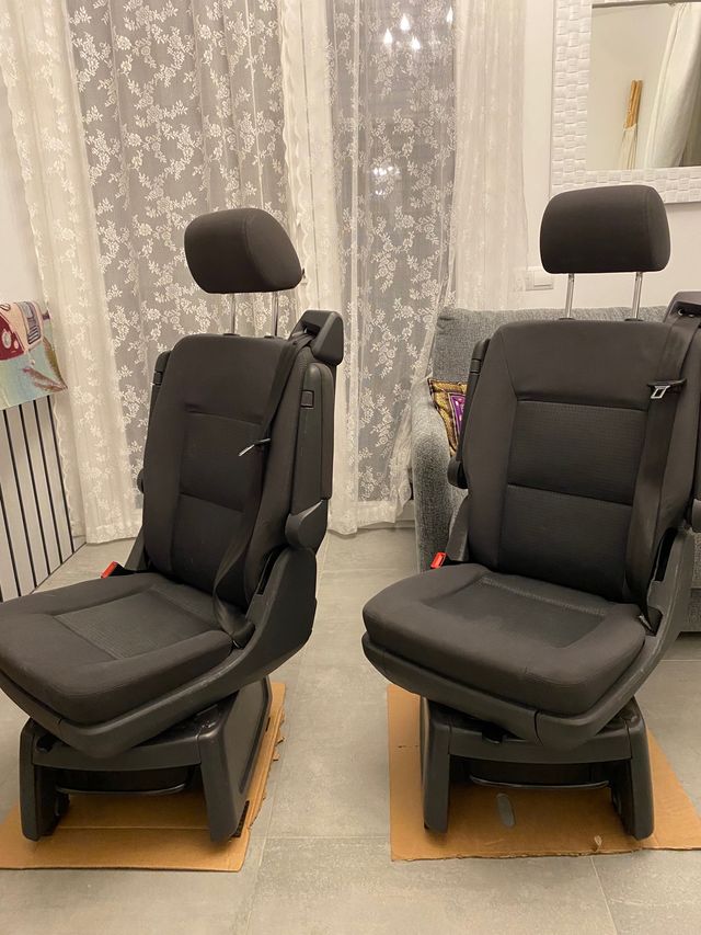 Asientos VW T5 giratorios de segunda mano por 325 EUR en Montgat en WALLAPOP Asientos VW T5 giratorios de segunda mano por 325 EUR en Montgat en WALLAPOP