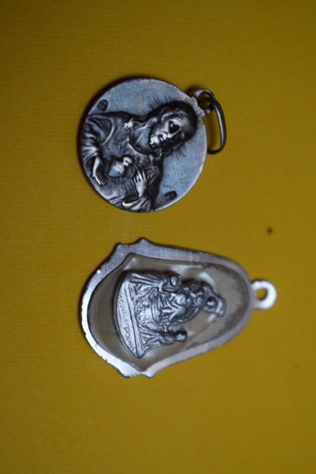 2 vecchie medagliette B.V. di Pompei arte sacra