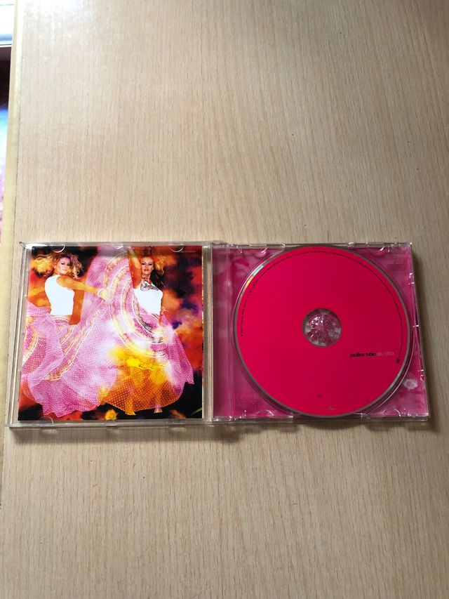 Cd PaulinaRubio, Pau-latina