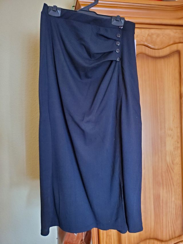 Falda con abertura lateral