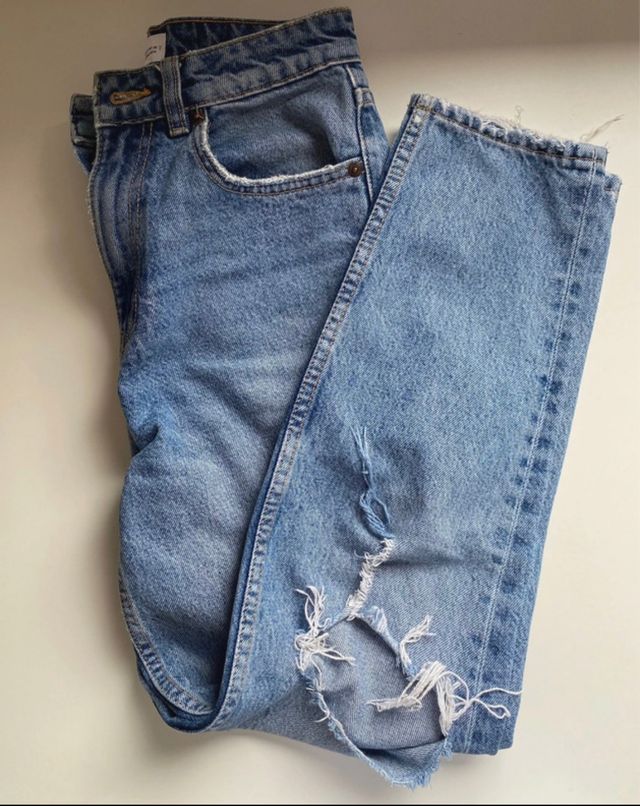 Mom jeans di Zara