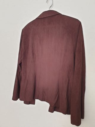 Chaqueta noventera con hombreras