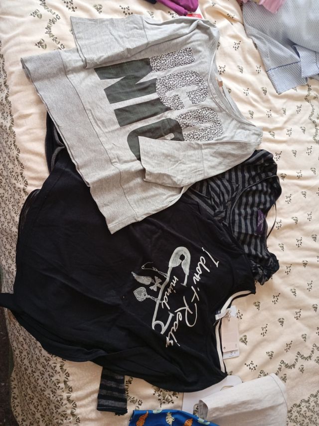 camisetas varias. Una 3, todas por 10€