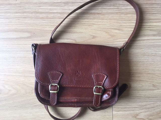 Bolso de hombro en cuero