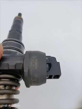    2 inyectores bosch 0414720210