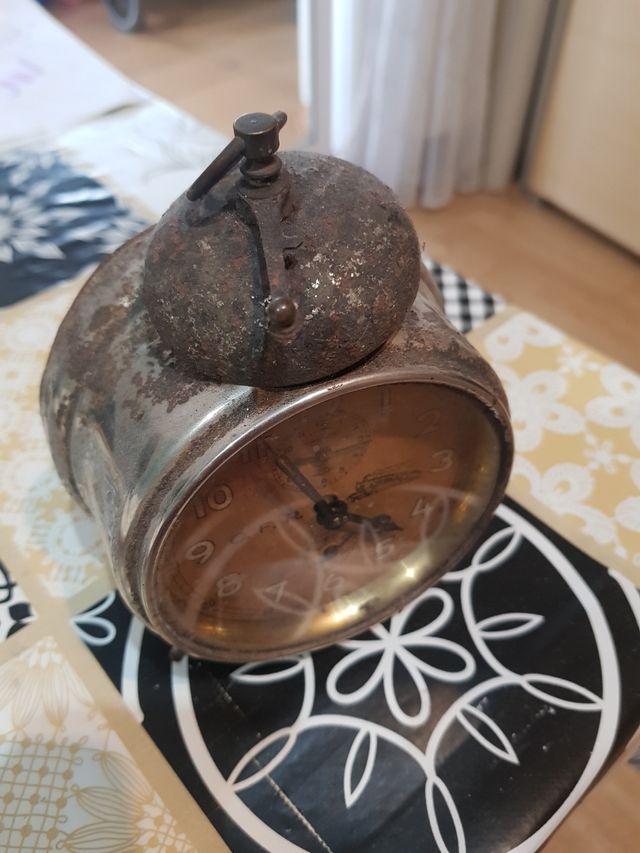 Orologio antico di oltre 100 anni