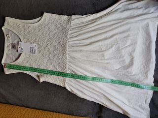 vestido con etiqueta 
