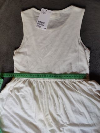 vestido con etiqueta 