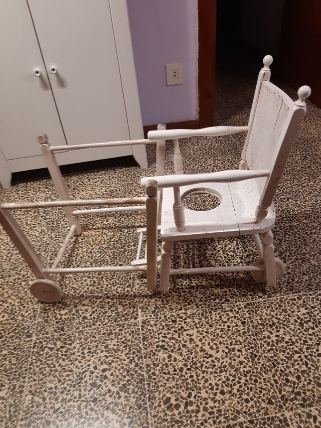 trona de madera antigua