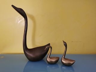Figuras vintage 3 cisnes de bronce