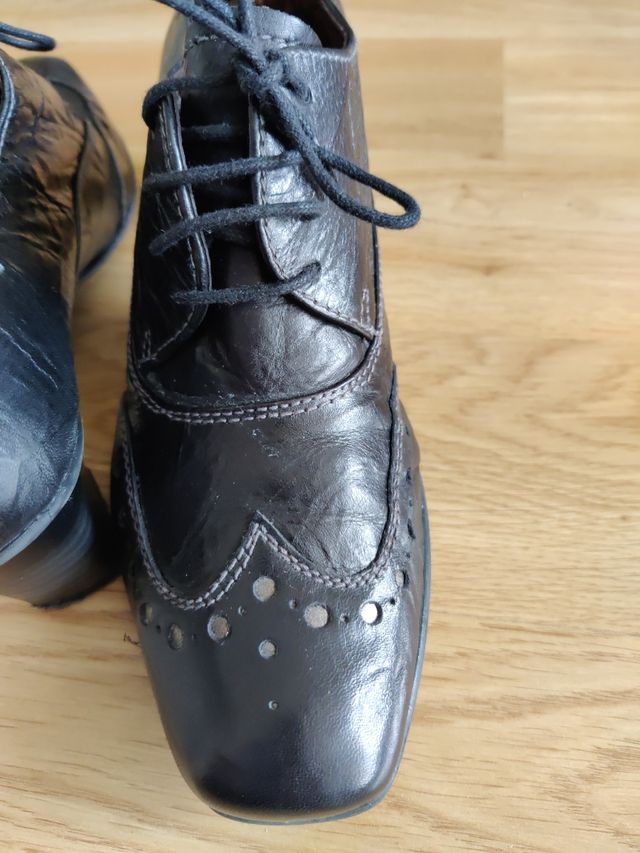 Zapatos con cordones