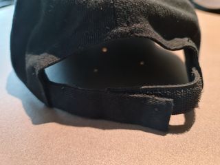 GORRA NEGRA DE ALGODÓN 100% Y AJUSTABLE 
