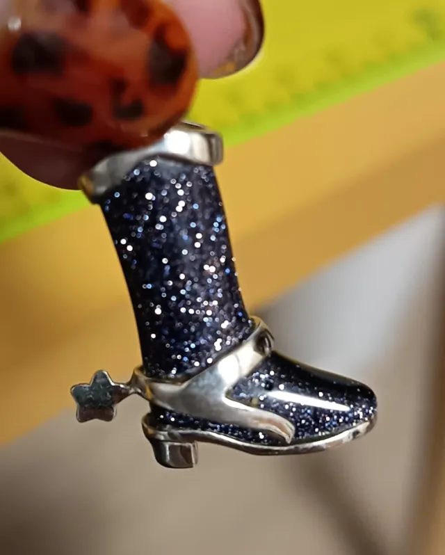 colgante luxenter bota cowboy