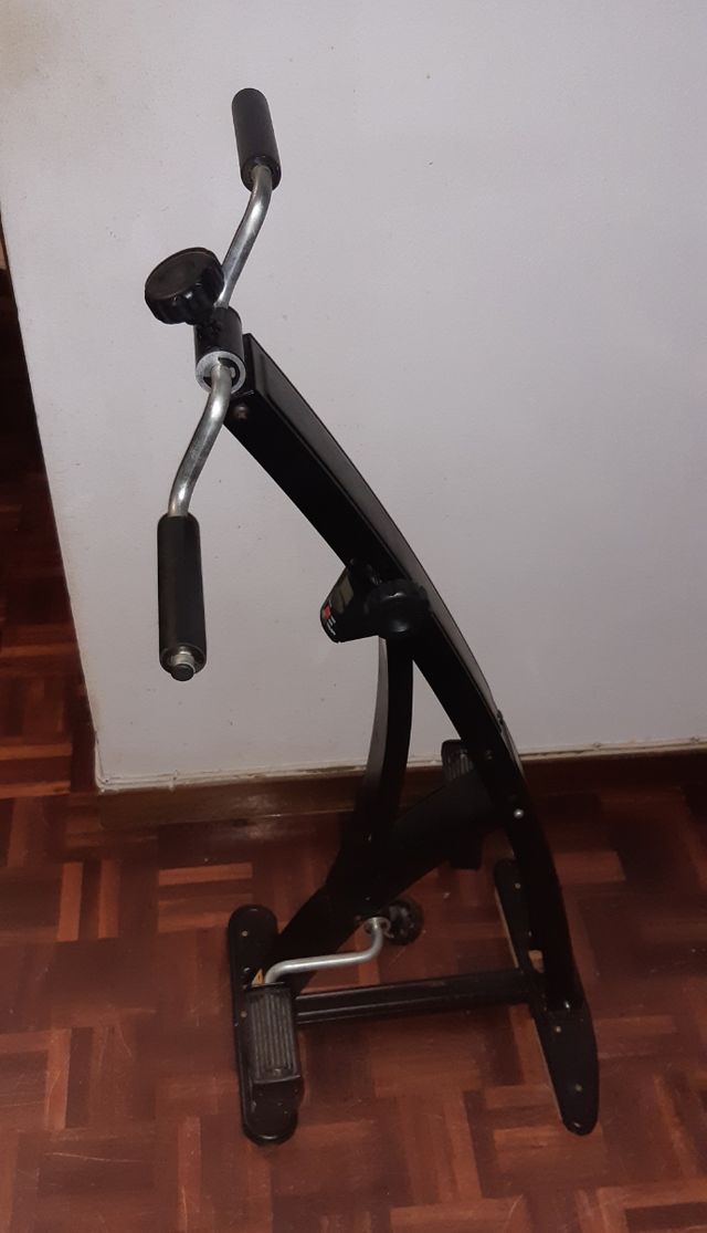 Bicicleta estática brazos y piernas de segunda mano por 30 EUR en