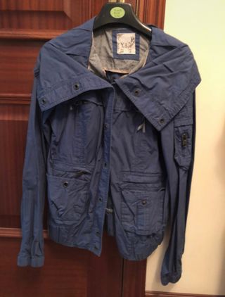 Chubasquero azul
