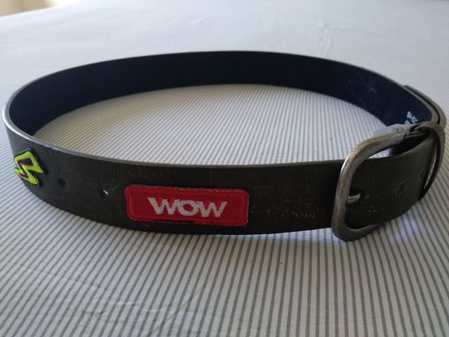 CINTURÓN CON PARCHES DECORATIVOS  95 CM