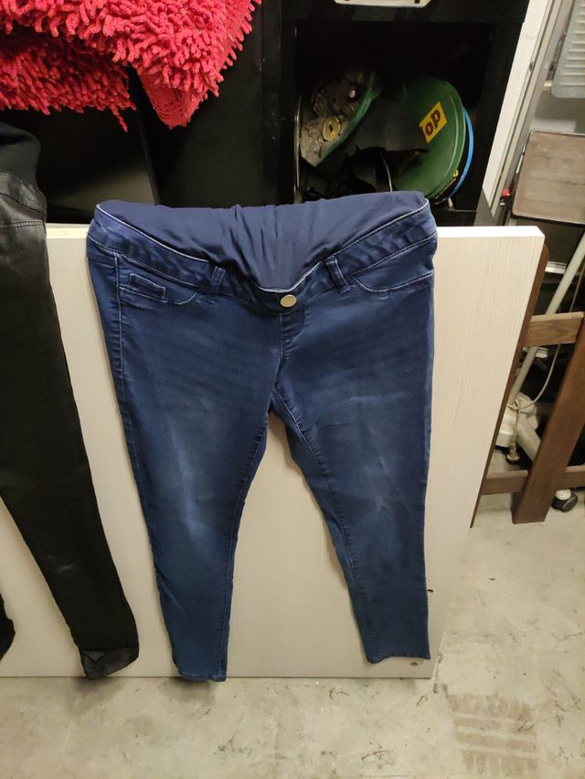 pantalones premamá. 