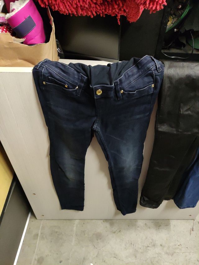 pantalones premamá. 