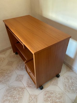 Escritorio de madera de gran calidad