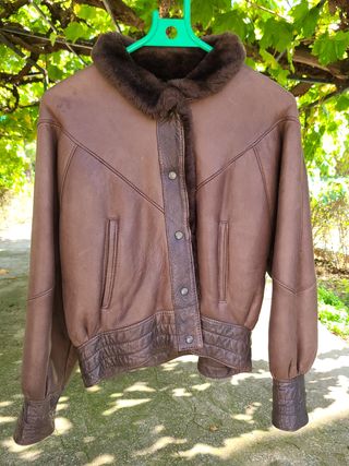 Chaqueta piel vuelta marrón chica 