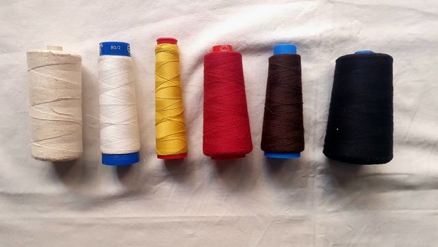 6 Bobinas de hilo grandes