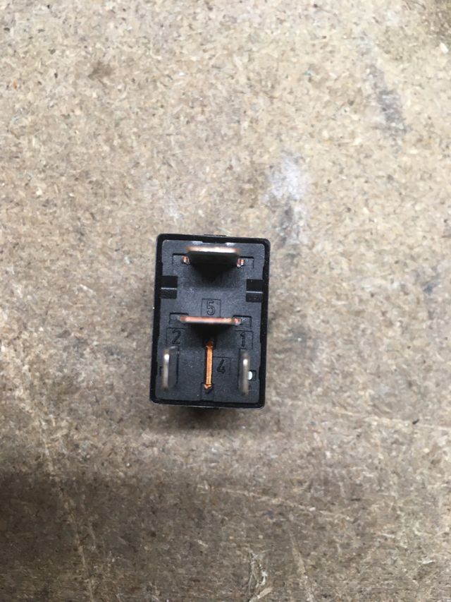 Rele 12v mb953382 1l