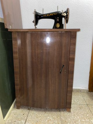Máquina de coser ALFA