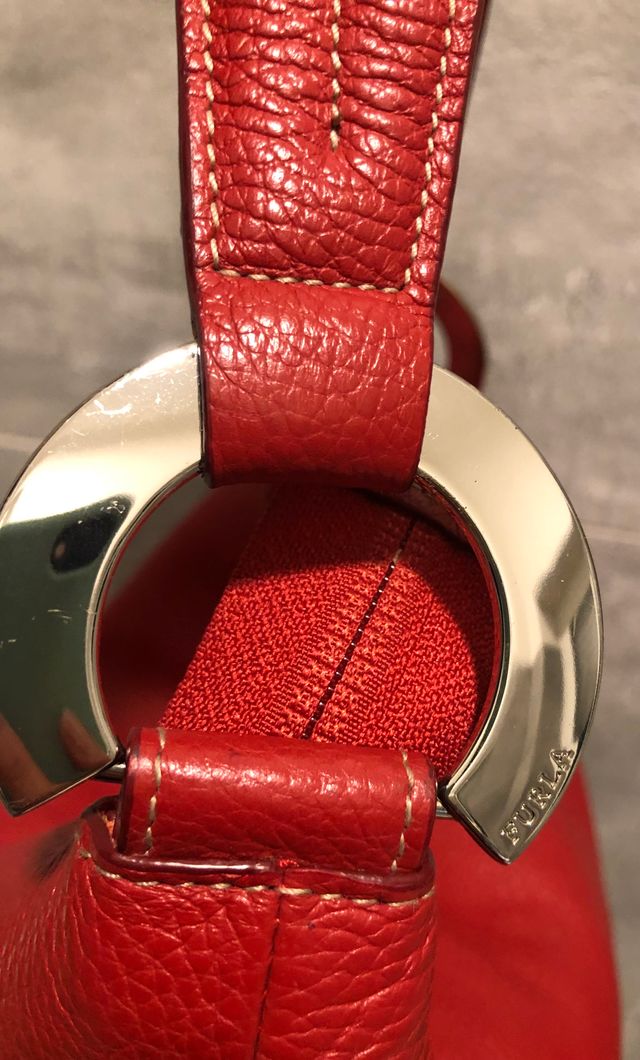 Marca: Furla. Accessorio: Borsa a Sacco.