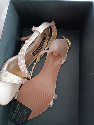sandalias blancas con perlas nupcial 