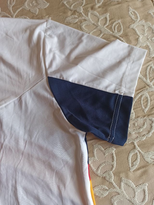 Polo Talla M. Con etiquetas