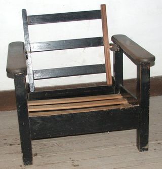 ANTIGUA SILLA BUTACA BAJA DE MADERA 