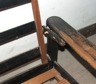 ANTIGUA SILLA BUTACA BAJA DE MADERA 