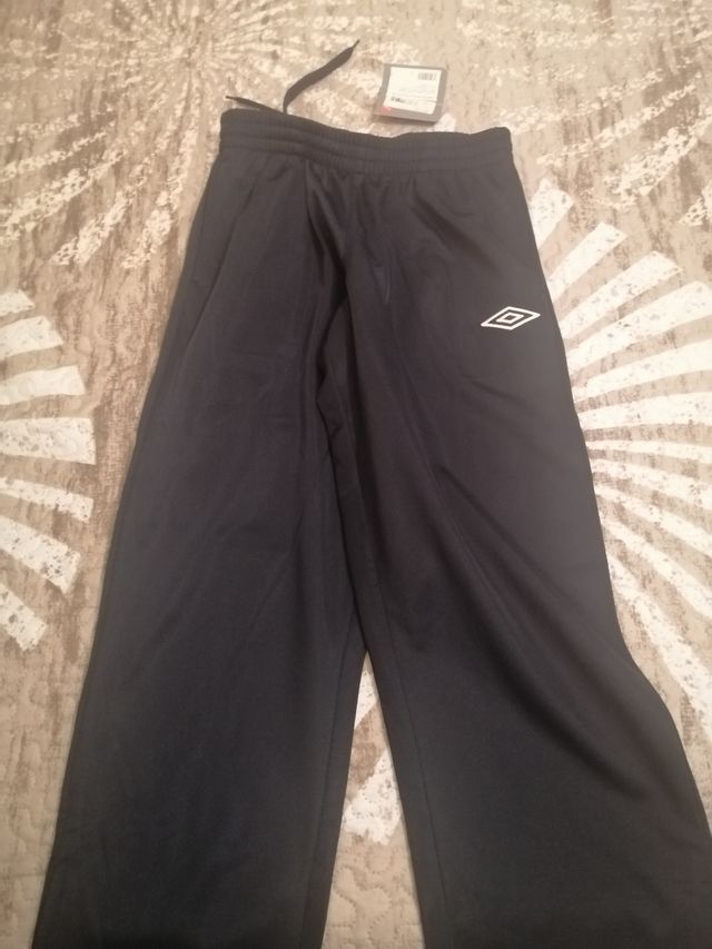 pantalón chándal umbro