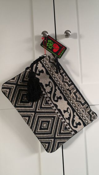 Bolso de mano, cartera o neceser