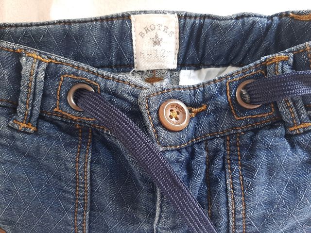 Pantalón vaquero de marca Brotes 6-12 meses