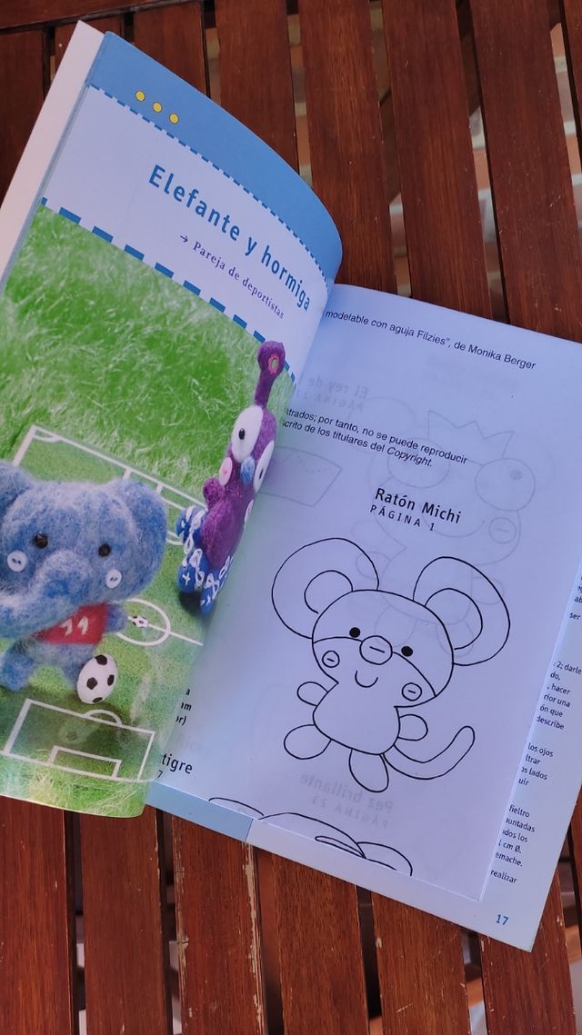 Libro de patrones de fieltro modelable con aguja