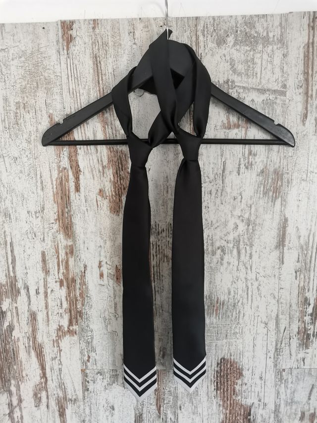 Corbata negra para fotografía o comunión