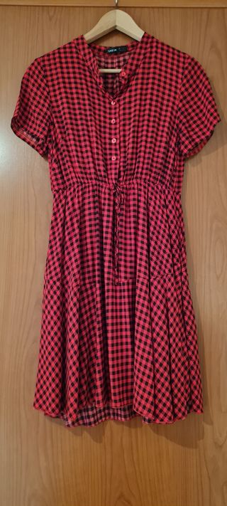 Vestido rojo de cuadritos